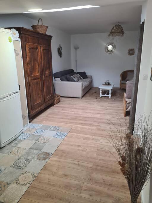 Charmant Appart Cosy Climatise Avec Terrasse Besseges Exteriör bild